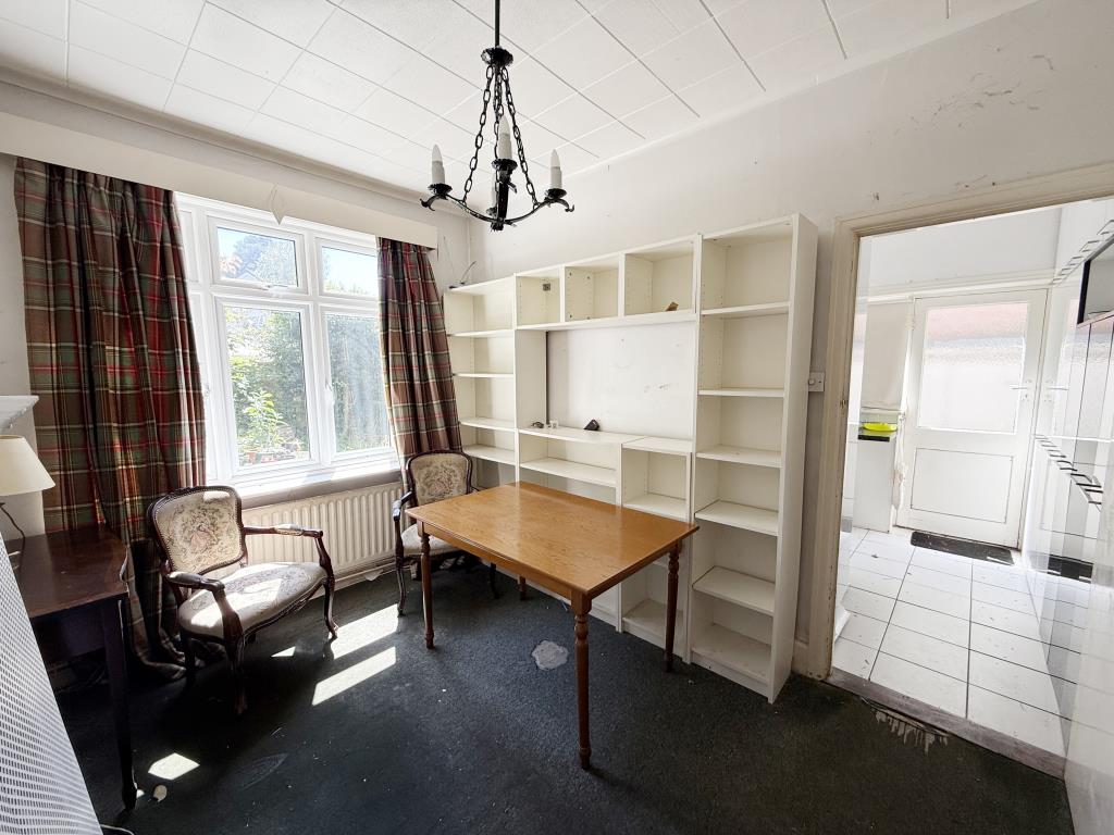 Lot: 37 - DETACHED HOUSE FOR IMPROVEMENT - Study which leads through to kitchen